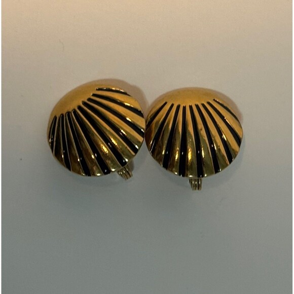 Vintage Earrings Black Enamel Gold Tone Clip-On Button Shell - Picture 8 of 9